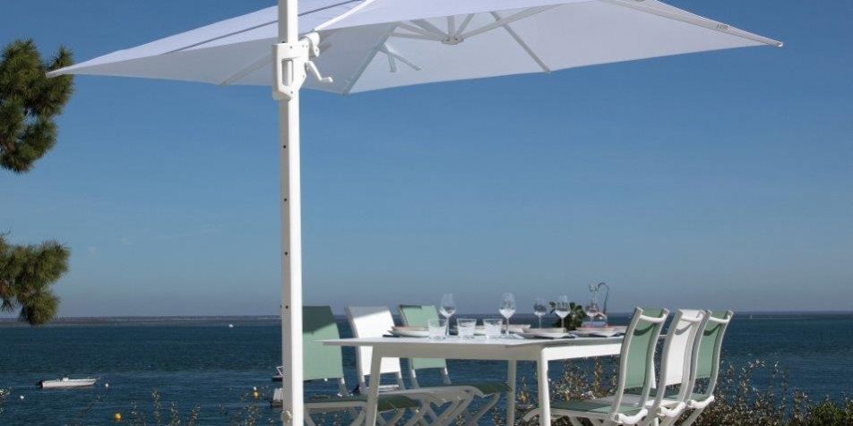 Parasol déporté Elios 3×3 m orientable blanc toile blanc (1)